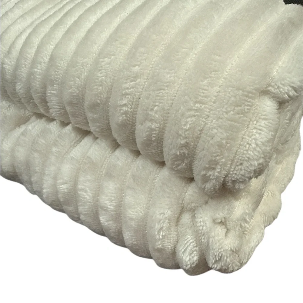 Cuddl Duds Ribbed Plush Sherpa Throw in White